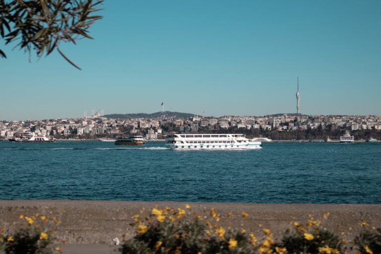 Travel Guide to Istanbul, Turkey: Discover the Magic Between Two Continents